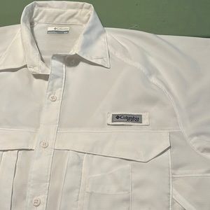 Columbia white performance fishing gear button down shirt. Size Men’s Medium